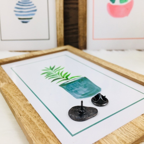 ‼️5 for $25 SALE‼️Very Cute Mini Green Avocado Pin - Picture 3 of 4